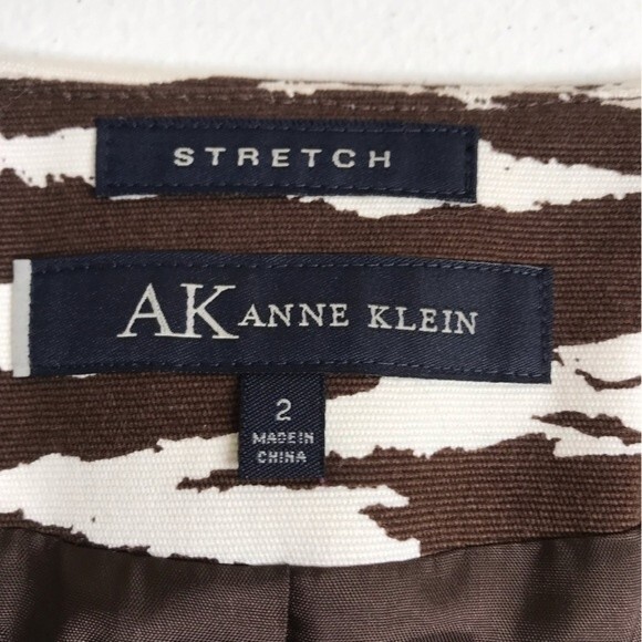 NWT Anne Klein Cropped 3/4 Sleeve Zebra Print Brown Cream Faux Pockets Size 2 - Picture 4 of 16